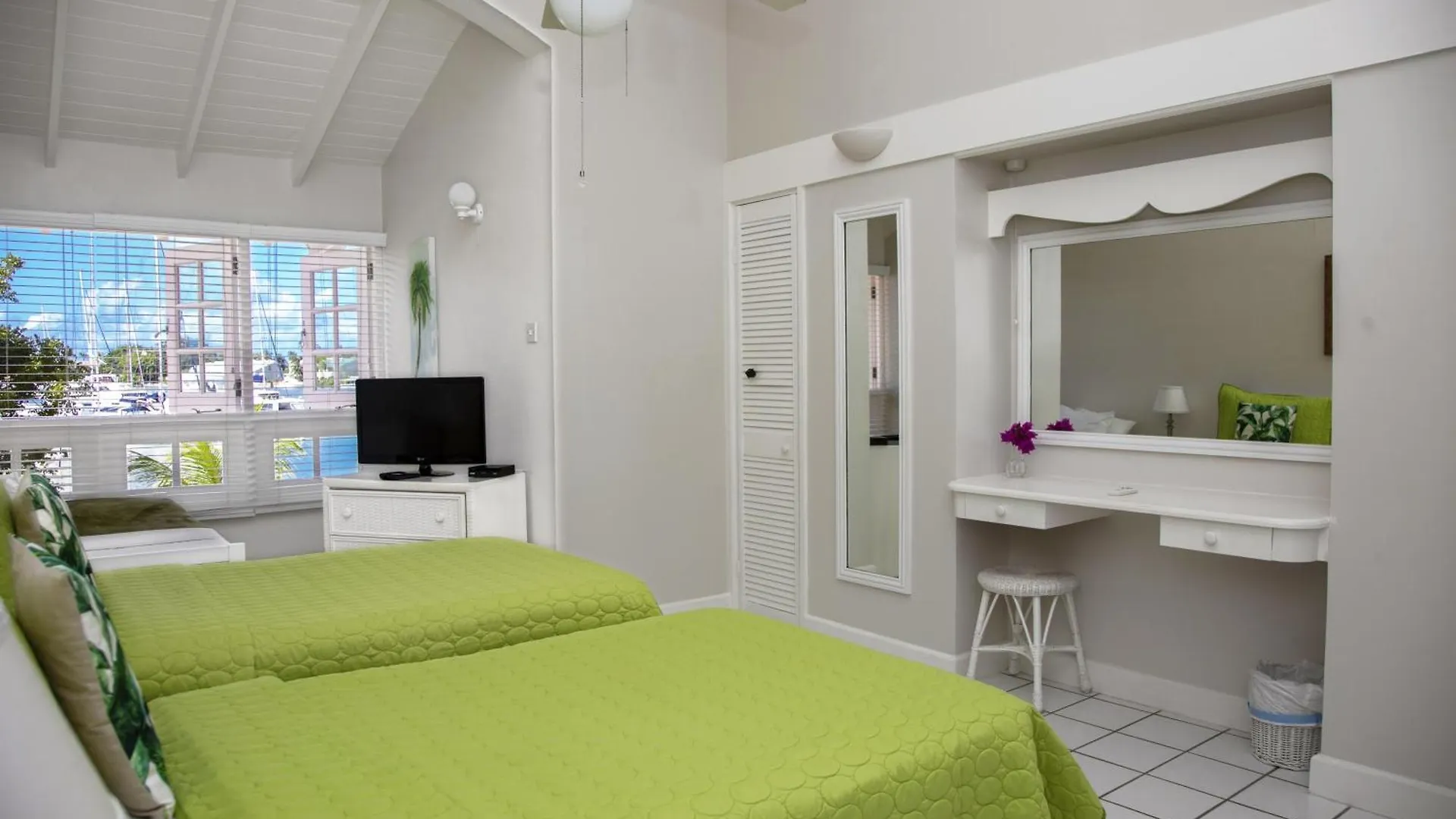 Apartment The Anchorage #5 A 2 Bedroom Waterfront Condo In Rodney Bay Condo Gros Islet